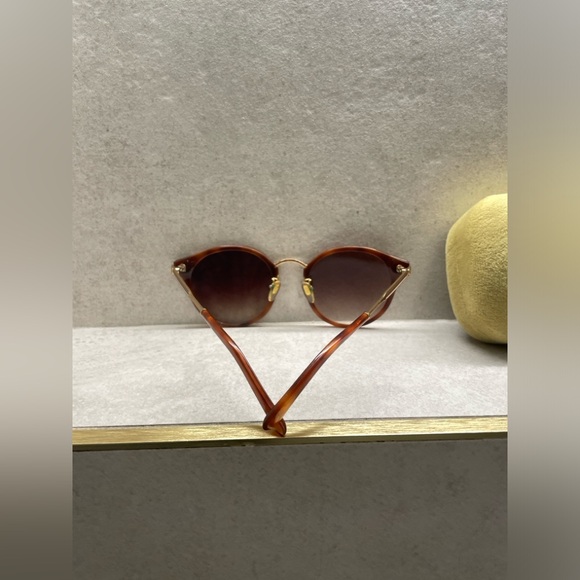 Gucci GG0588SK Sunglasses - Picture 7 of 8